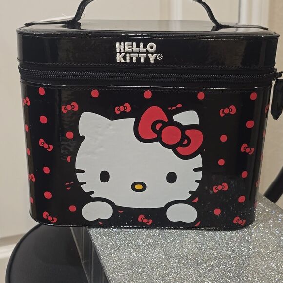FUL X Hello Kitty Travel Cosmetic Case - Picture 7 of 11